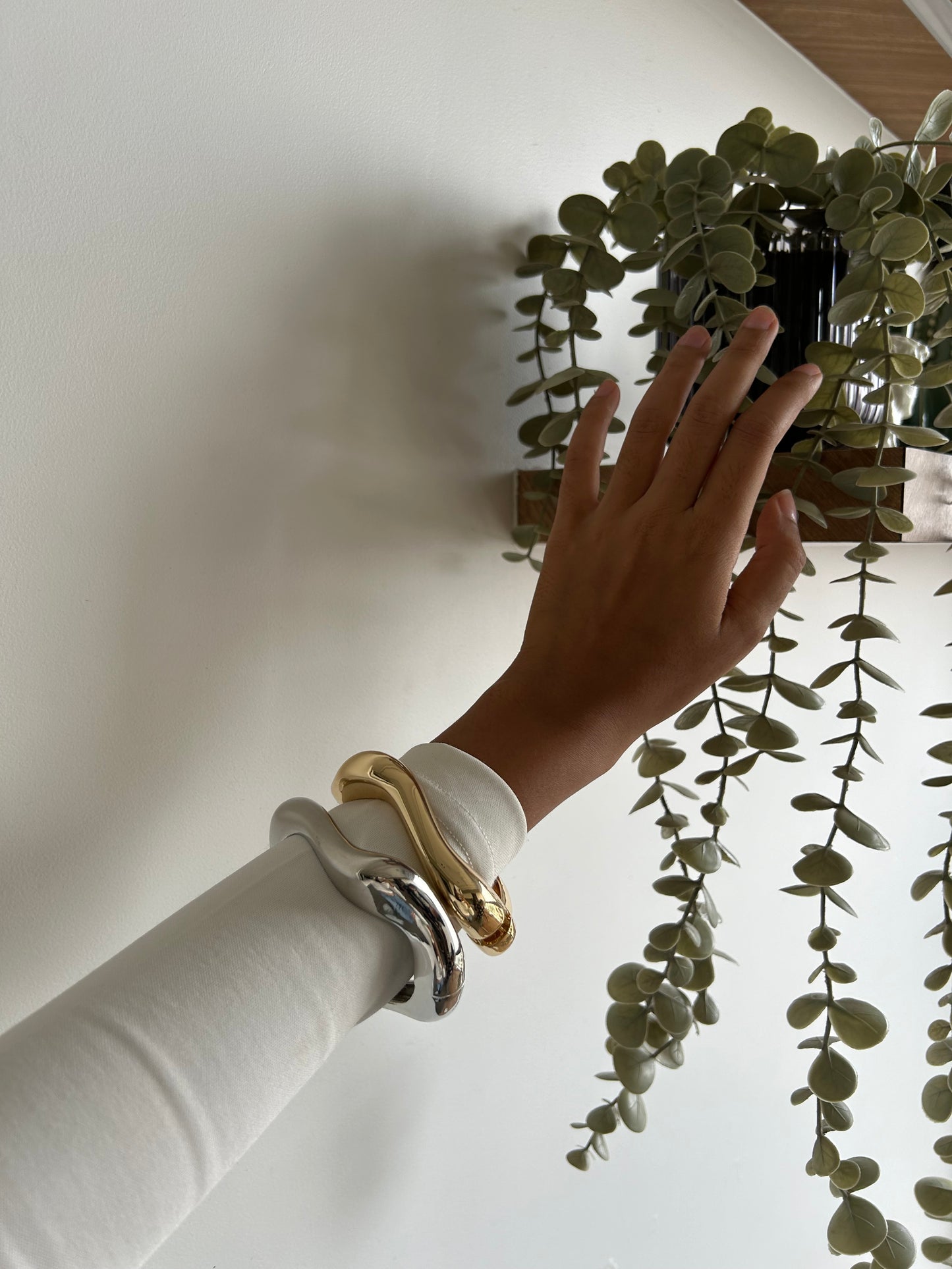 VINTAGE ASYMMETRICAL BANGLE