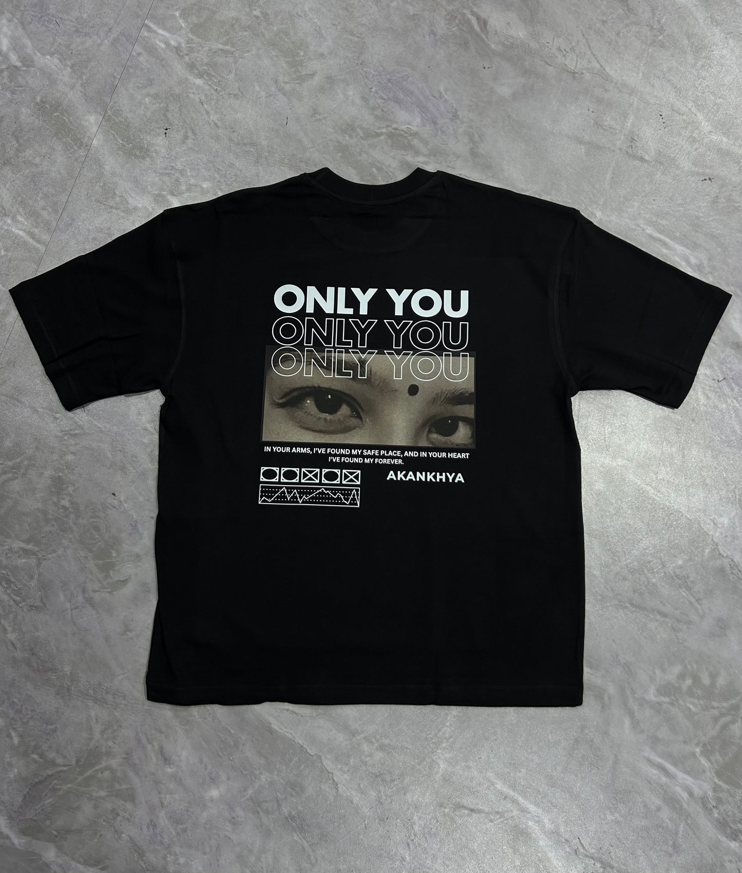 CUSTOM LOOK OF LOVE TEE