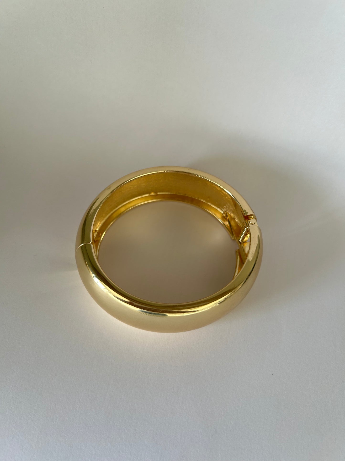 CHUNKY GOLD BANGLE