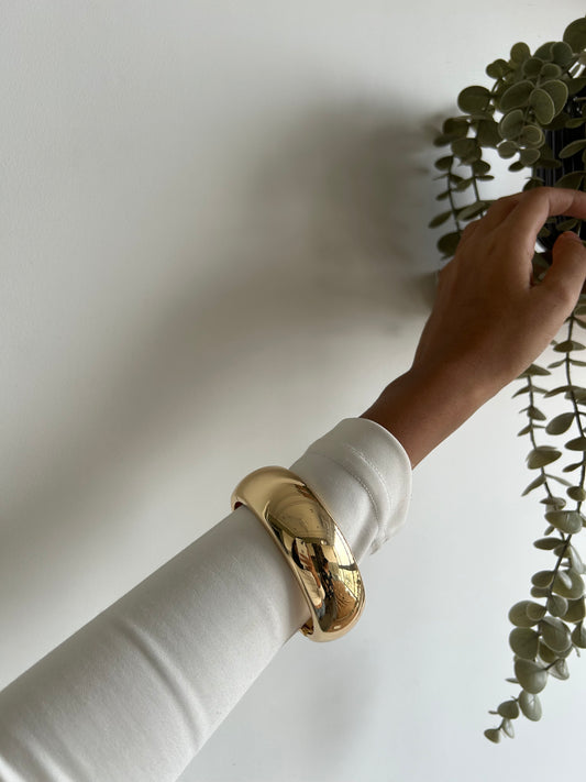 CHUNKY GOLD BANGLE