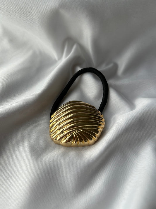 SHELL HAIR CUFF